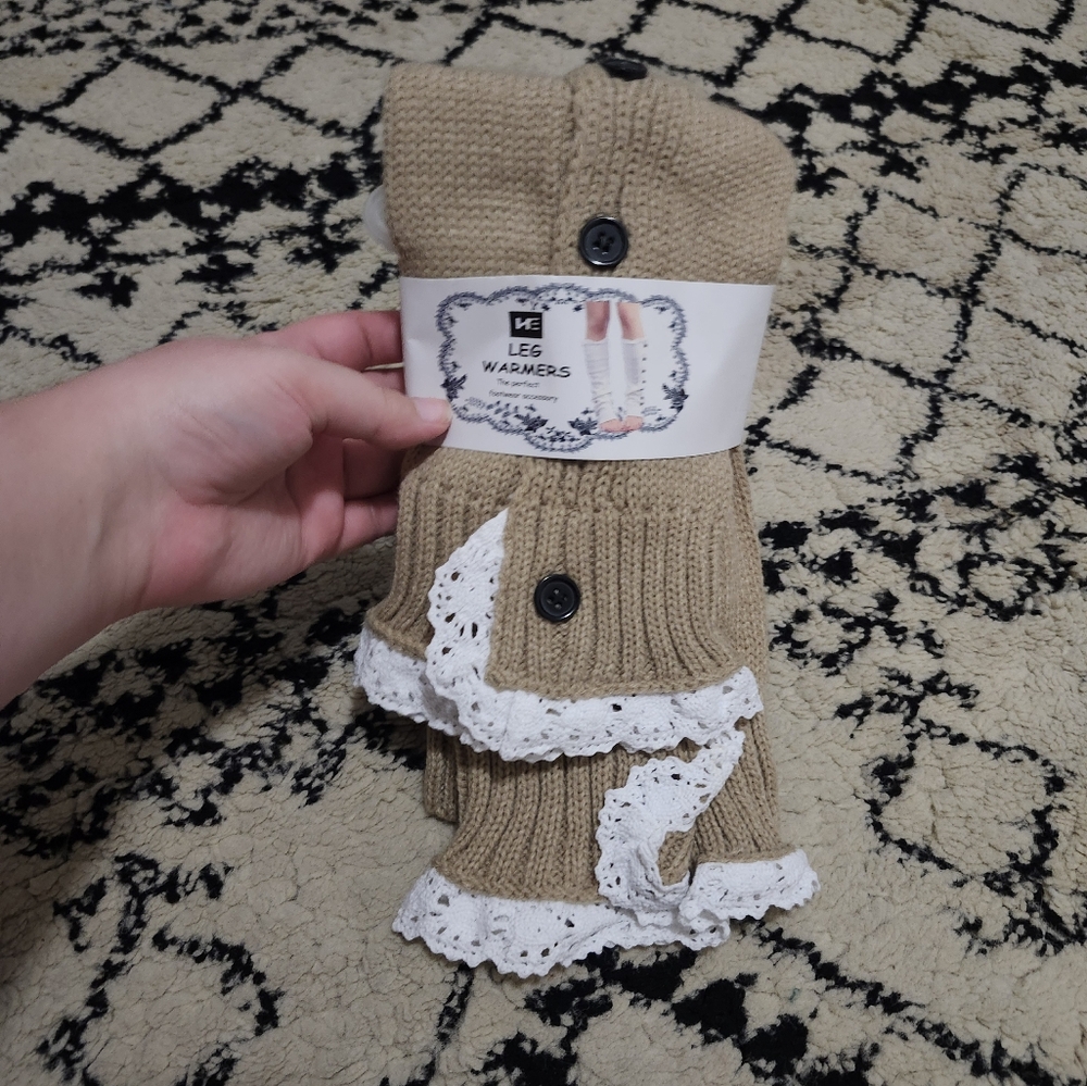 Boutique Tan Brown Lace Button Leg Warmers